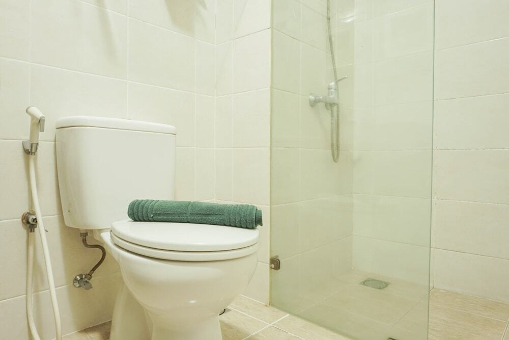 Джакарта: Lavish Cozy Stay 2BR at St. Moritz Apartment