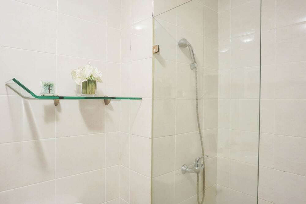 Джакарта: Lavish Cozy Stay 2BR at St. Moritz Apartment