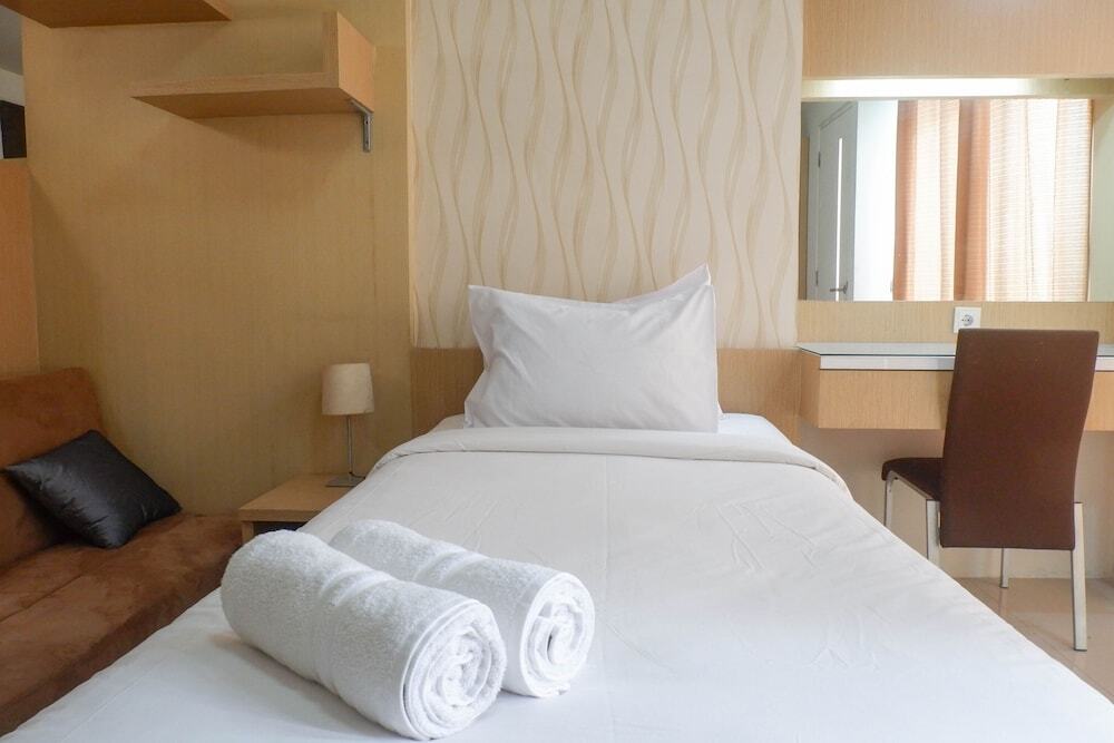 Сурабая: Best Price & Cozy Studio at The Square Apartment Surabaya