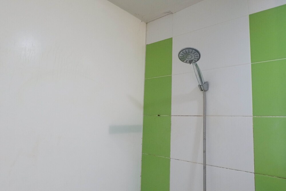 Сурабая: Best Price & Cozy Studio at The Square Apartment Surabaya