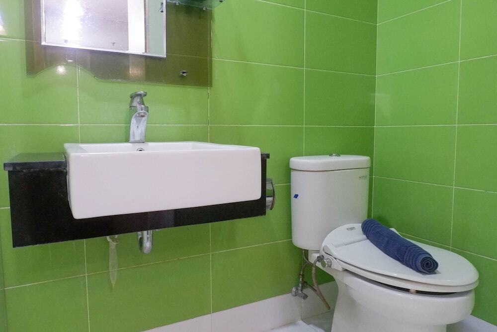 Сурабая: Best Price & Cozy Studio at The Square Apartment Surabaya