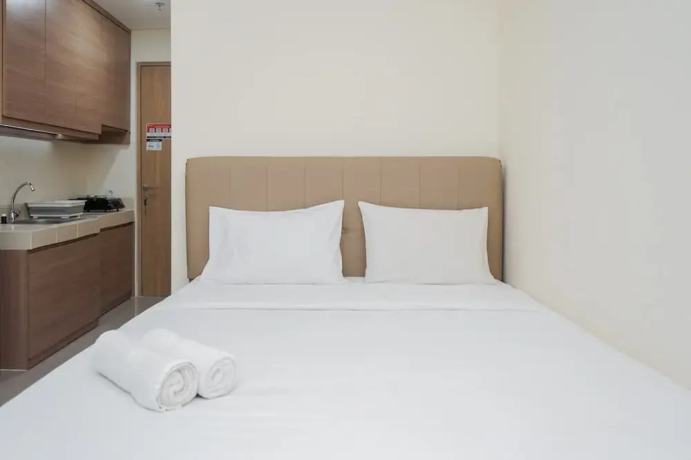 Legok: Comfy Studio Apartment at B Residence