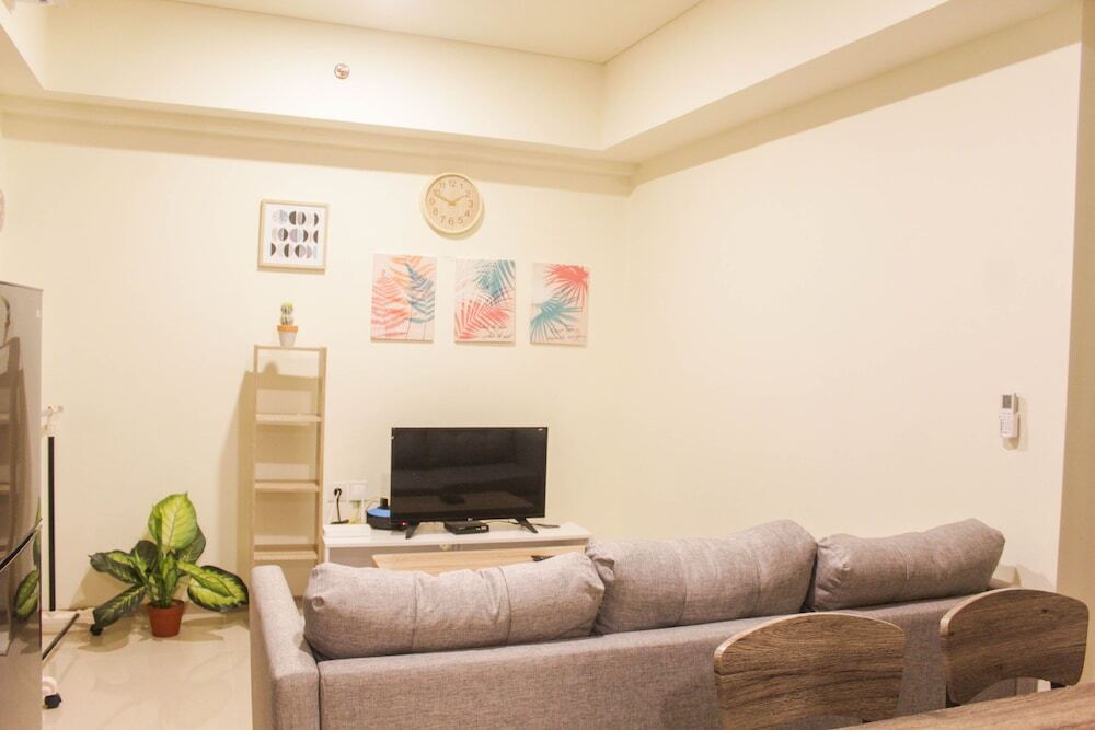 Сибату: Comfy 2BR at Meikarta Apartment