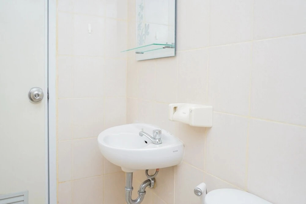 Южный Тангеранг: Sleek 2BR at Serpong Greenview Apartment near BSD