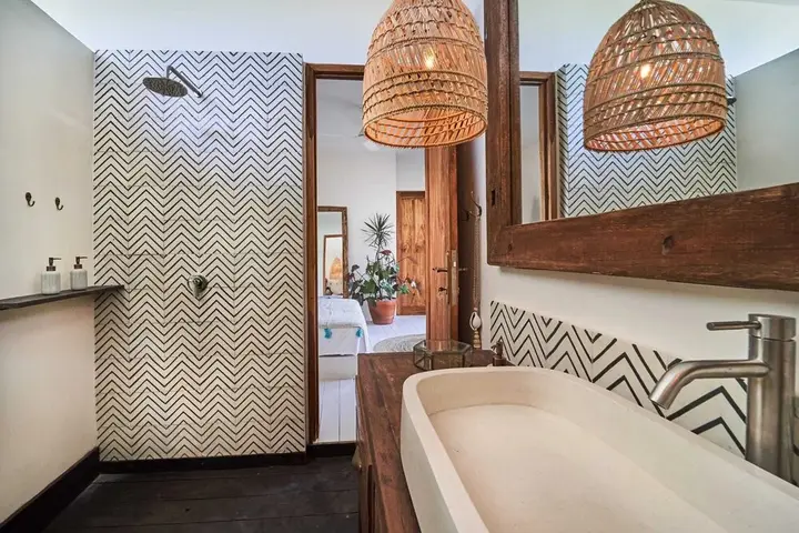 Керобокан: Rustic Interior Design, Private Villa, 3 BR, Umalas With Staff