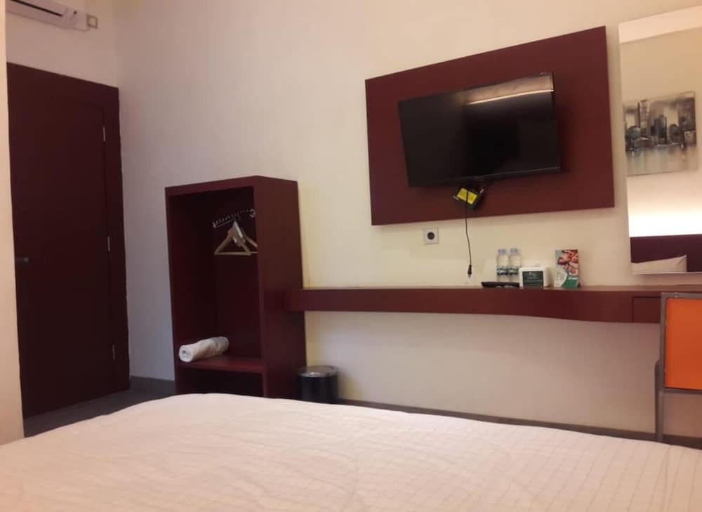 Бинджай: Marcell Hotel