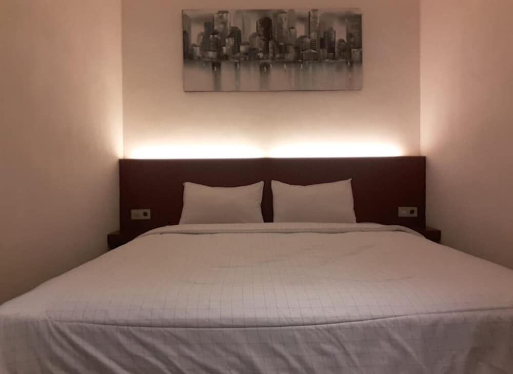 Бинджай: Marcell Hotel