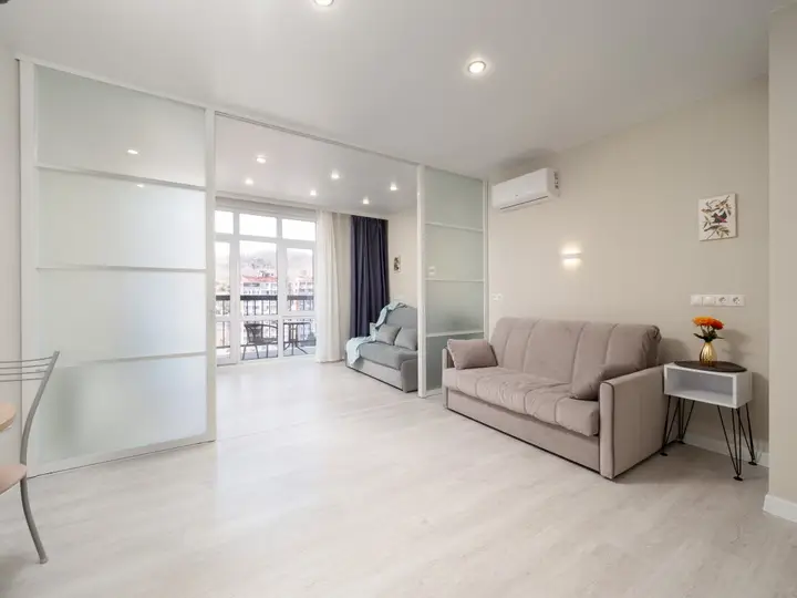 Сочи: Апартаменты Breeze с видом на море