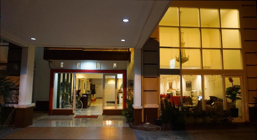 The Garden Hotel — фото 1