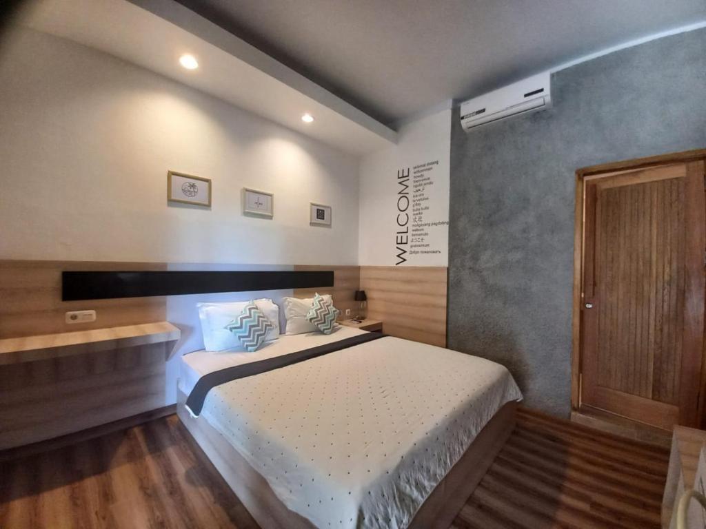 Тодзе Уна-Уна Регентство: Lawaka Hotel