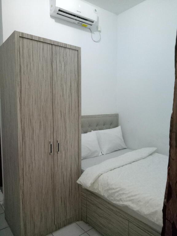 Тангеранг: Hotel Mama Syariah at Ruko Kutajaya