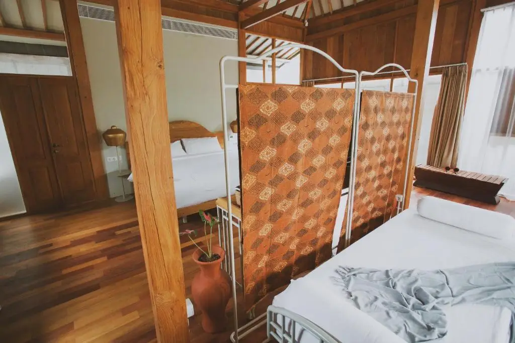 Караганьяр: Ayom Java Village