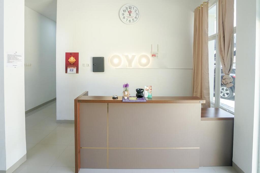 Палембанг: OYO 443 Hotel Barlian