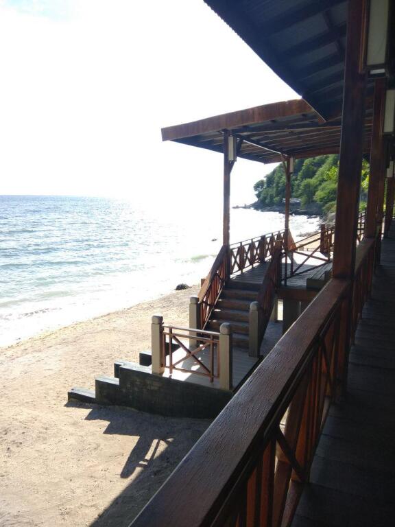 Горонтало: century beach resort gorontalo