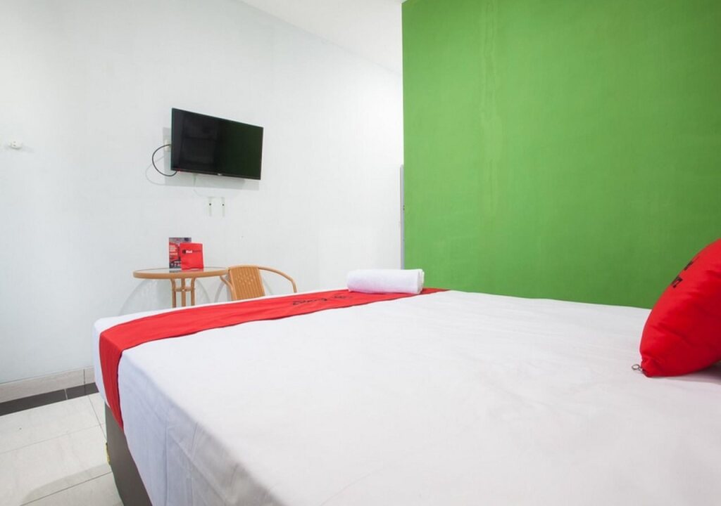 Сурабая: RedDoorz Syariah near DBL Arena 2