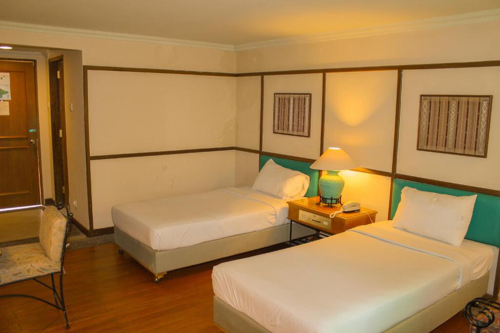 Букиттинги: Parkside Nuansa Maninjau Resort