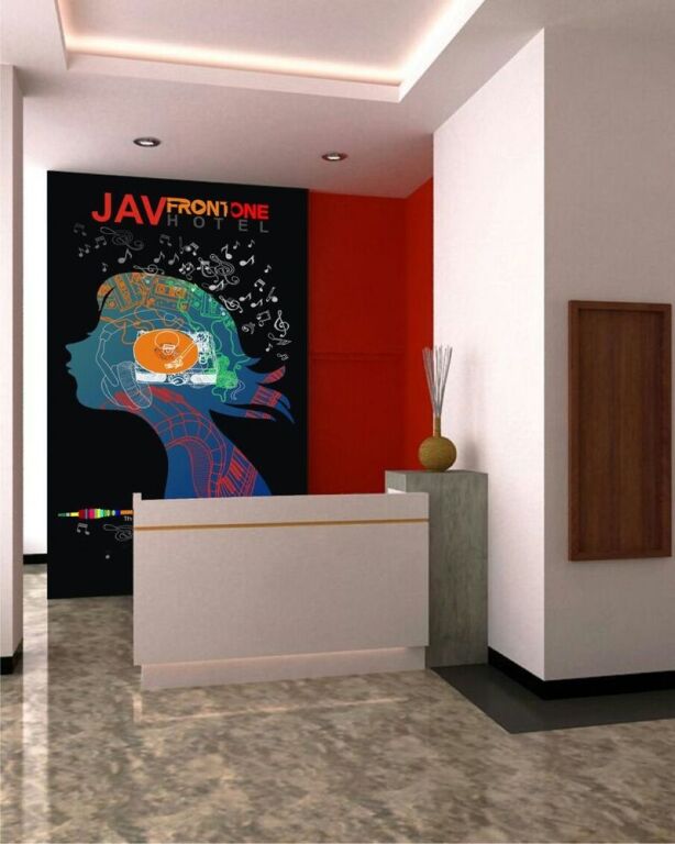 Лахат: Hotel JAV Front One