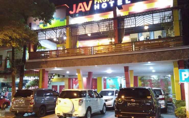 Лахат: Hotel JAV Front One