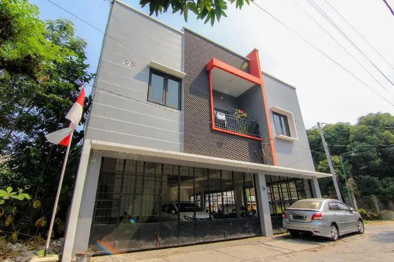 Депок: JJ House Wahid Hasyim