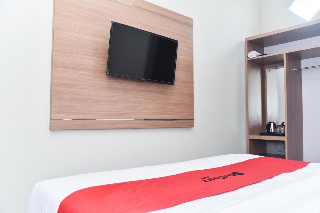 Маланг: RedDoorz Plus near Malang Town Square