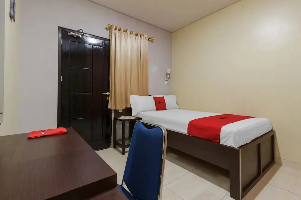 Вори: RedDoorz Plus near Pantai Malalayang Manado