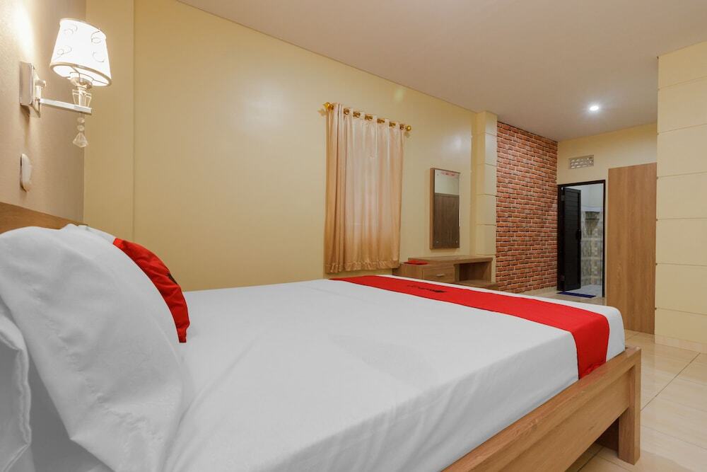 Вори: RedDoorz Plus near Pantai Malalayang Manado