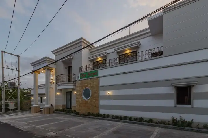 Вори: RedDoorz Plus near Pantai Malalayang Manado