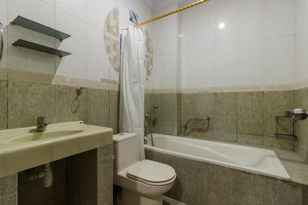 Вори: RedDoorz Plus near Pantai Malalayang Manado