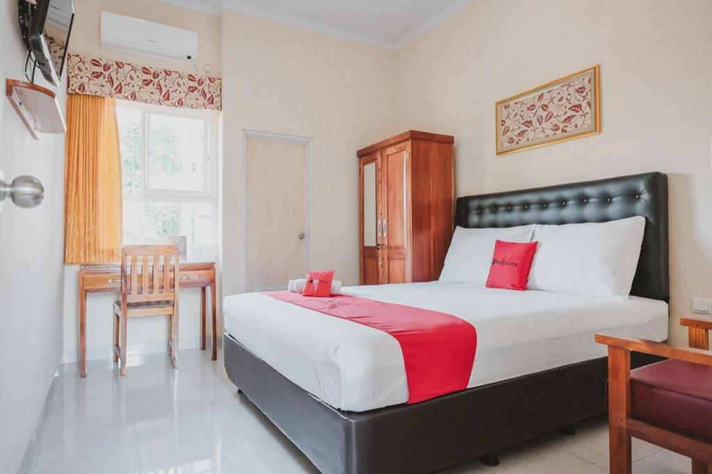 Бангунтапан: RedDoorz near Ambarukmo Yogyakarta