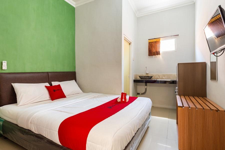 Сурабая: RedDoorz near Juanda International Airport 2