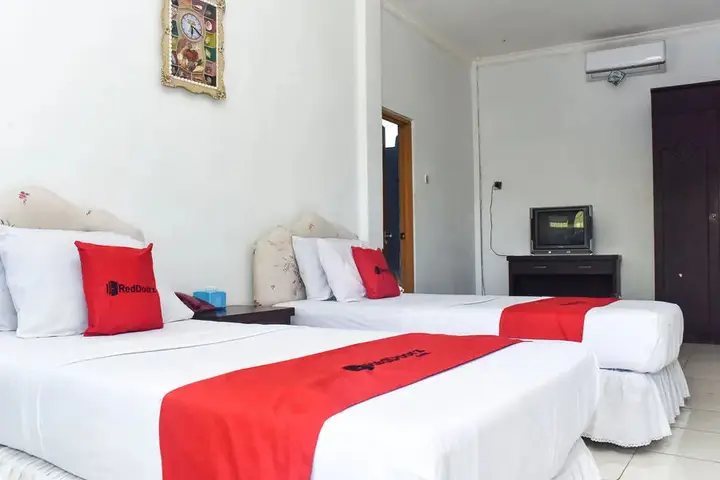 Амбон: RedDoorz Plus @ Tirta Kencana Hotel