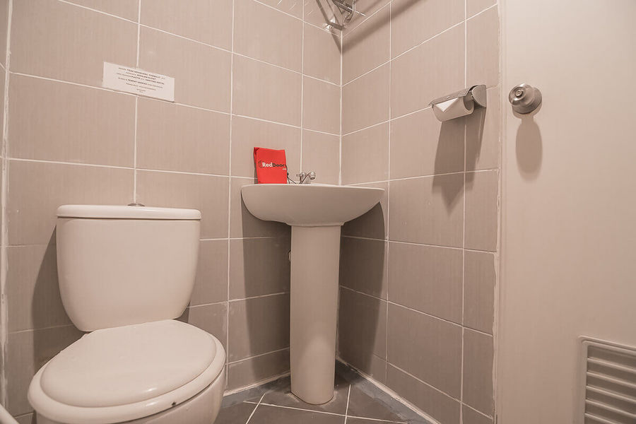 Семаранг: RedDoorz Plus near Undip Pleburan