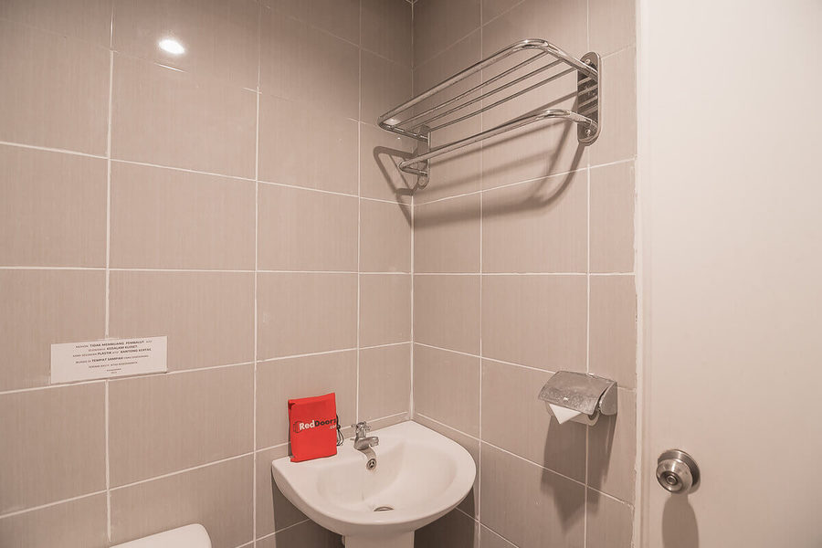Семаранг: RedDoorz Plus near Undip Pleburan