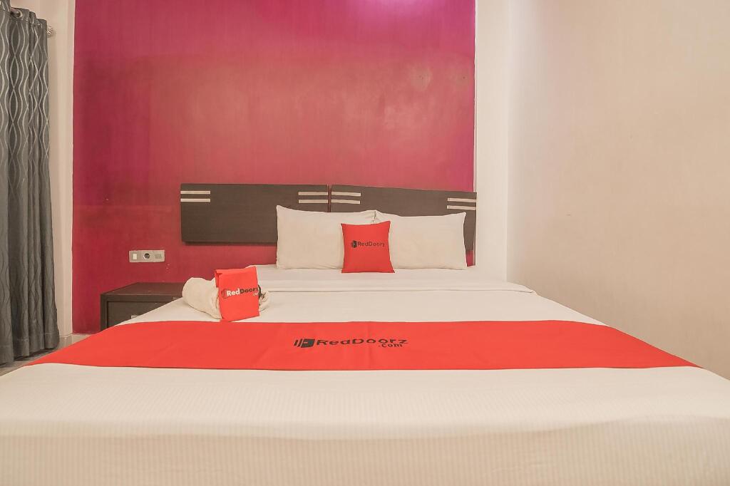 Семаранг: RedDoorz Plus near Undip Pleburan