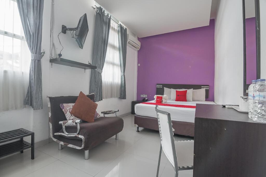 Семаранг: RedDoorz Plus near Undip Pleburan