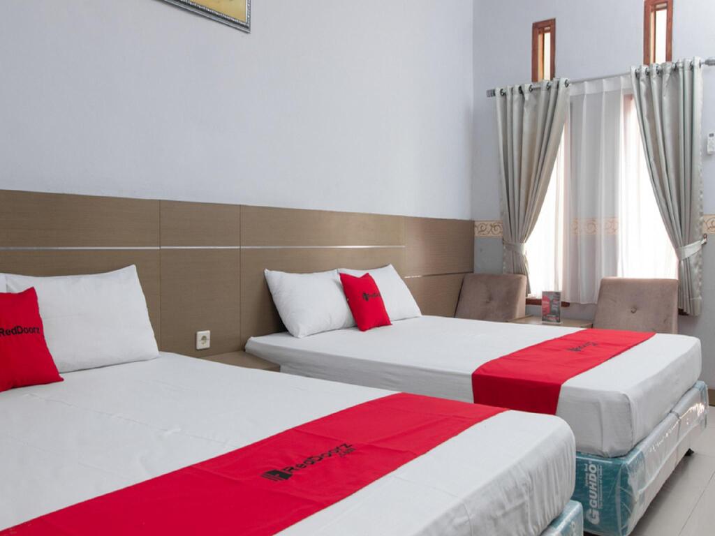 Пангандаран: RedDoorz near Goa Panggung