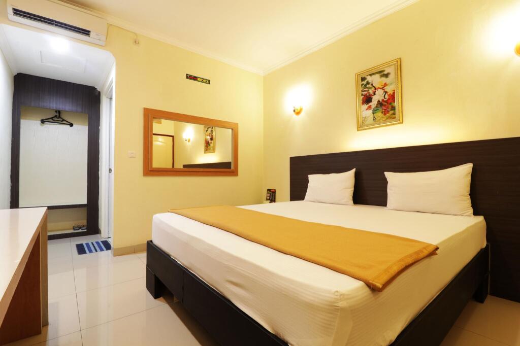 Макассар: Hotel Golden Sari