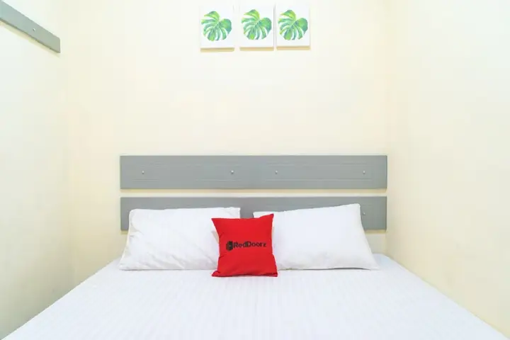 Тангеранг: RedDoorz near CBD Ciledug