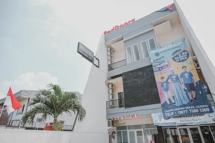Тангеранг: RedDoorz near CBD Ciledug