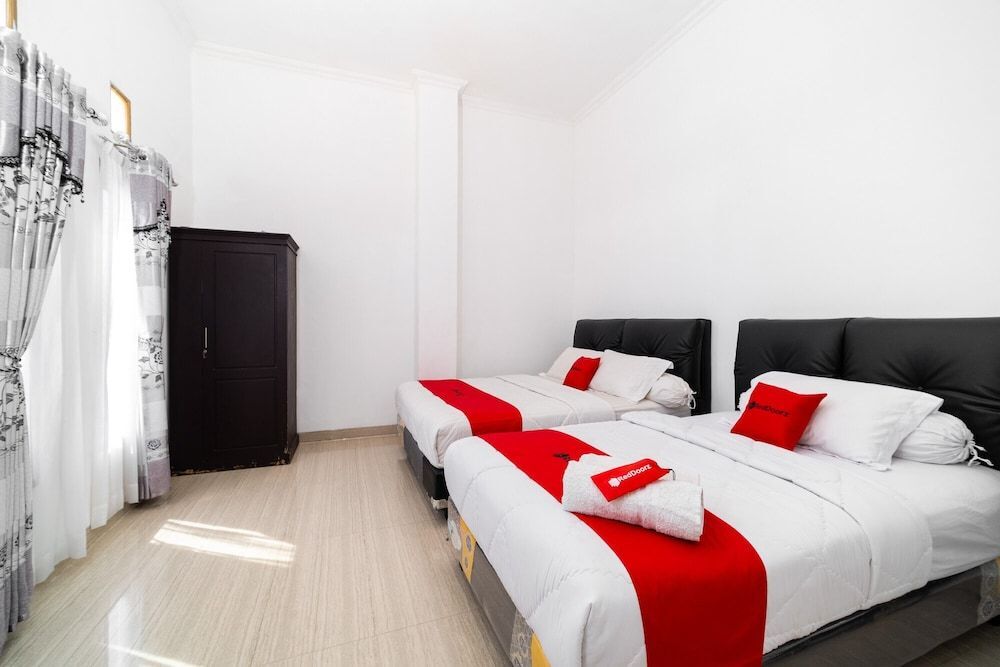 Макассар: RedDoorz near Makassar Town Square 2