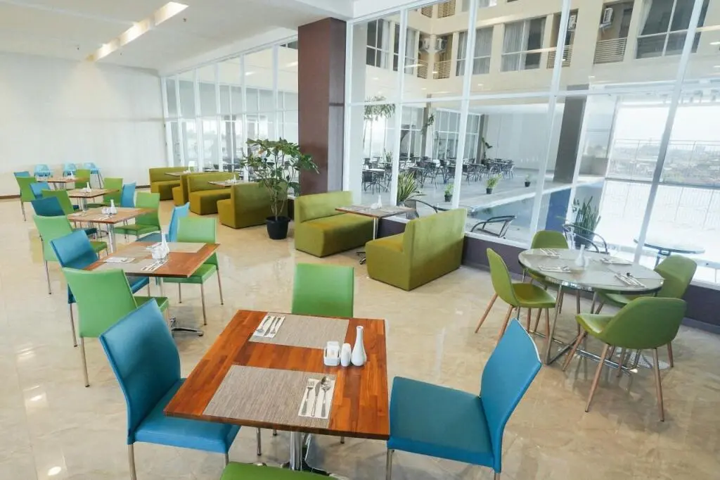 Сурабая: My Tower Hotel Surabaya