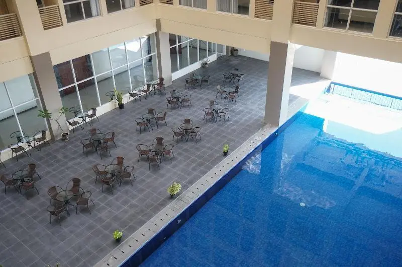 Сурабая: My Tower Hotel Surabaya