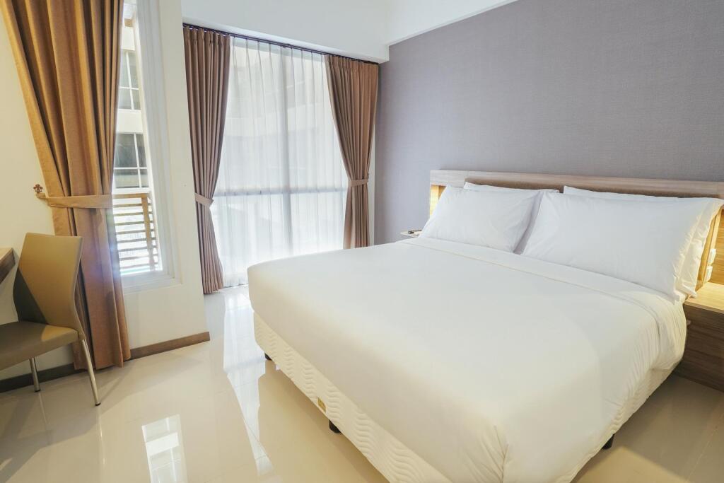 Сурабая: My Tower Hotel Surabaya