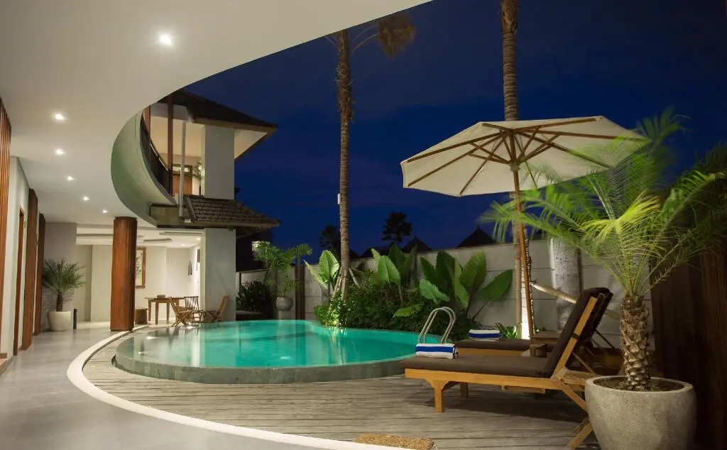 Керобокан: Curve Guest House