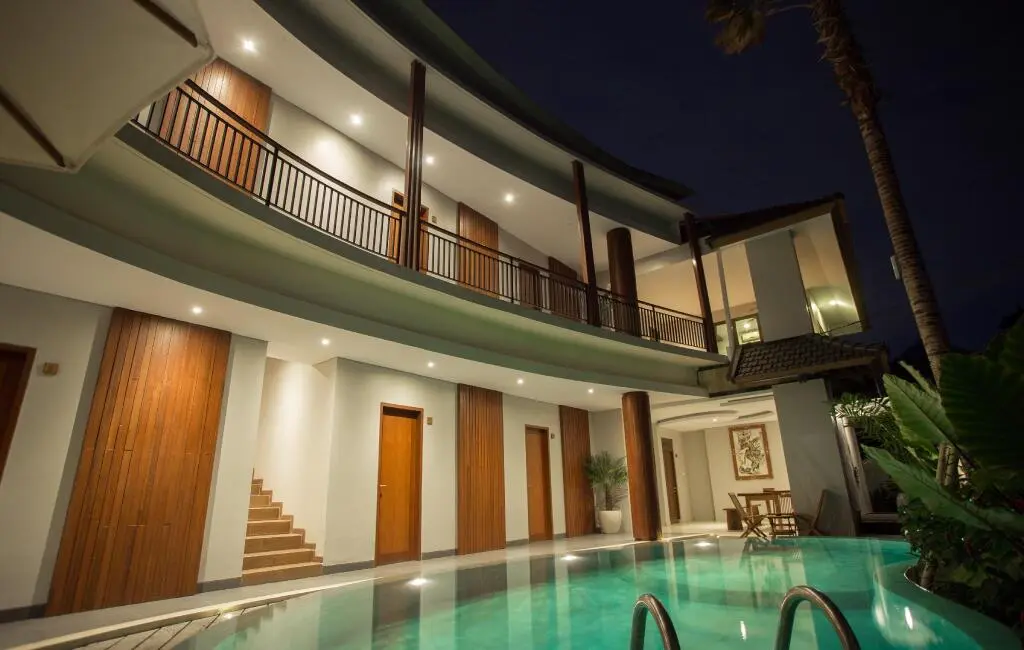 Керобокан: Curve Guest House