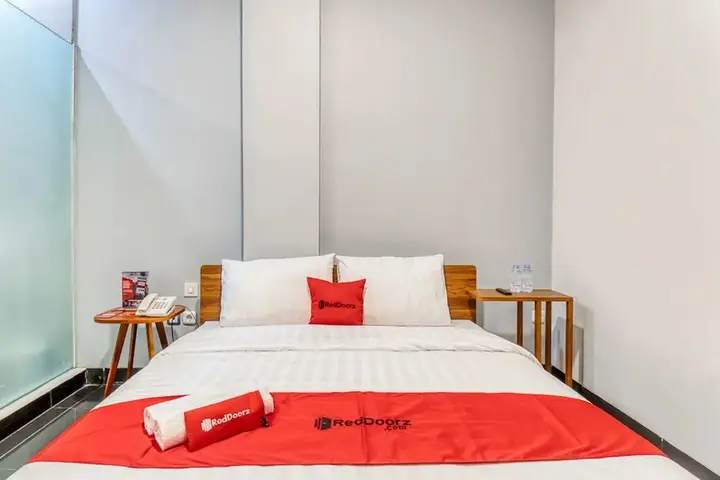 Джакарта: RedDoorz Plus near Taman Ismail Marzuki