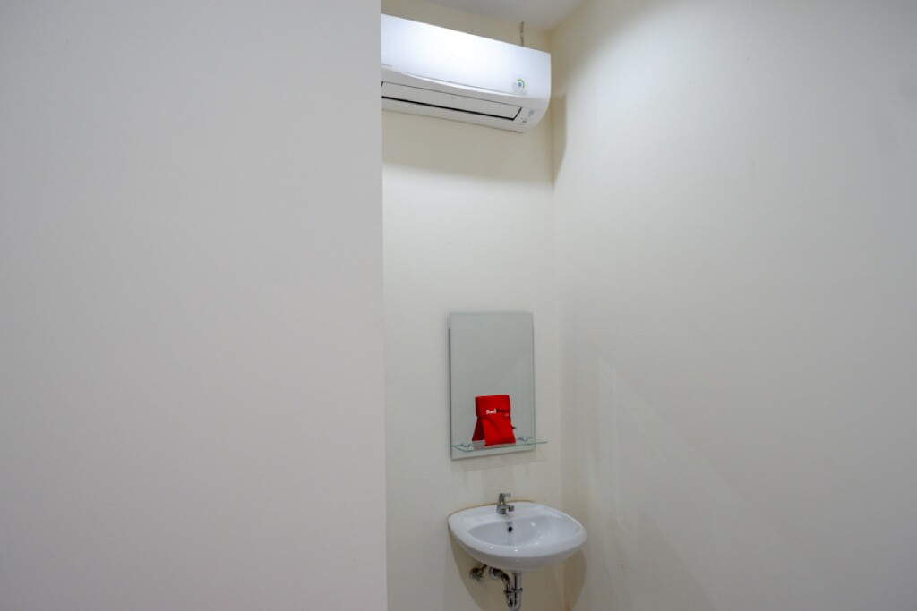 Пурвокерто: RedDoorz near Living Plaza Purwokerto