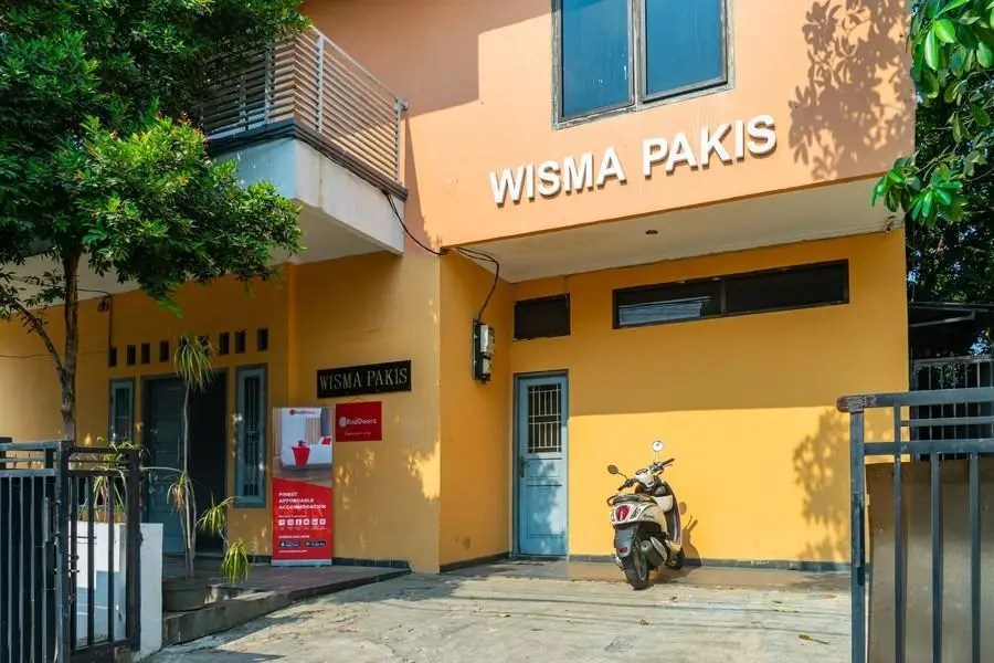 Бекаси: RedDoorz Syariah near Grand Galaxy Park
