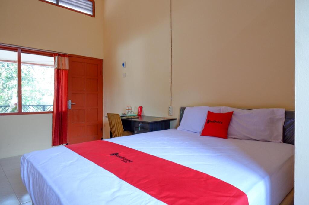 Баньюмас: RedDoorz Syariah near Alun Alun Purwokerto