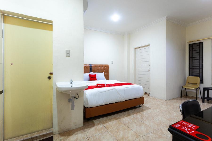 Медан: RedDoorz near Yuki Simpang Raya Mall Medan 2